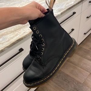 Vegan leather Dr. Martens size mens 6 womens 7.5. Gently used